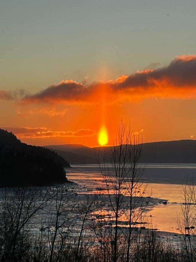 Suite 2 Fleche Du Fjord Vue Saguenay Mont Valin Saint-Fulgence ภายนอก รูปภาพ