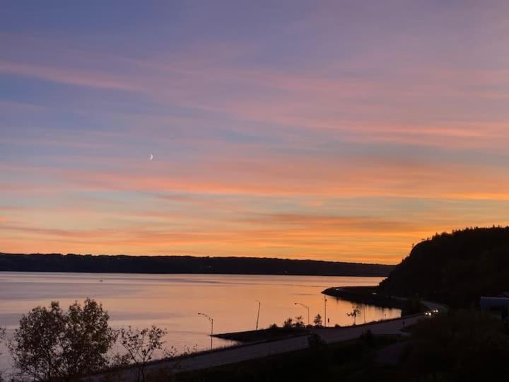 Suite 2 Fleche Du Fjord Vue Saguenay Mont Valin Saint-Fulgence ภายนอก รูปภาพ